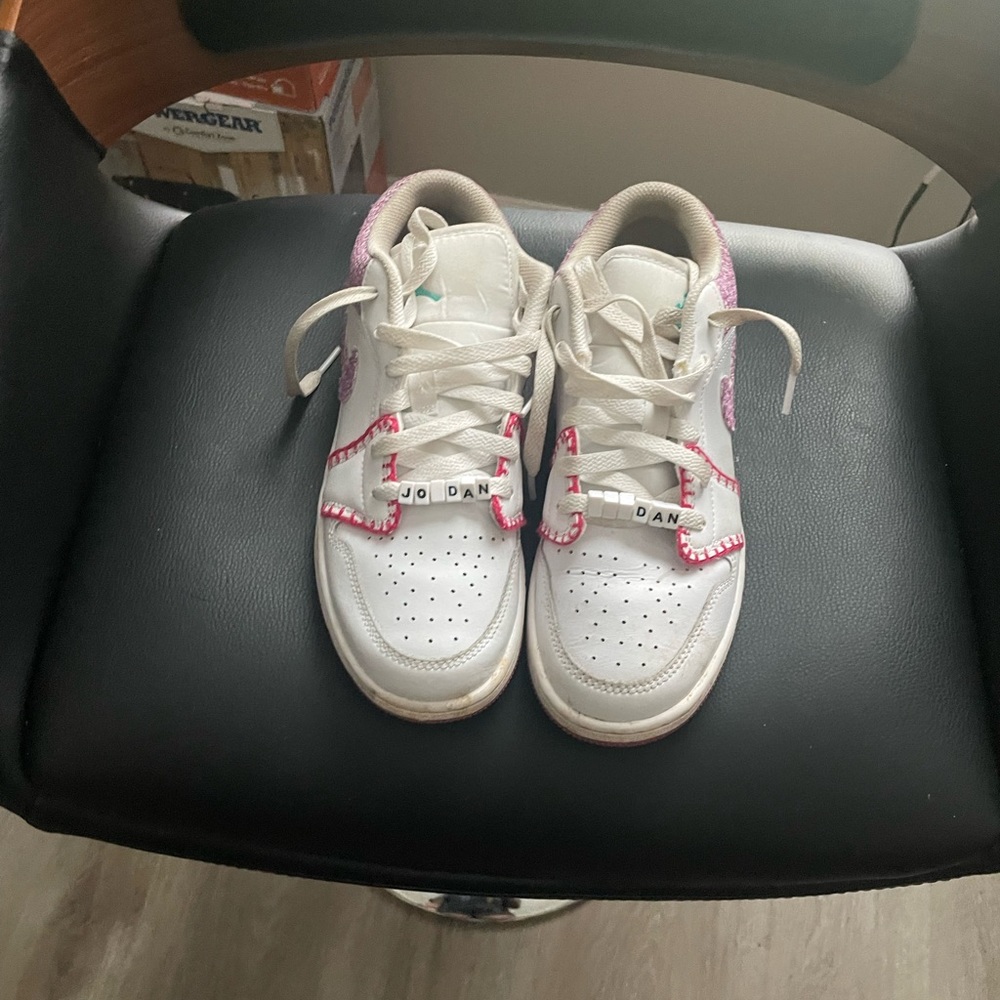 Air Jordan Low SE Big Kids' Shoes